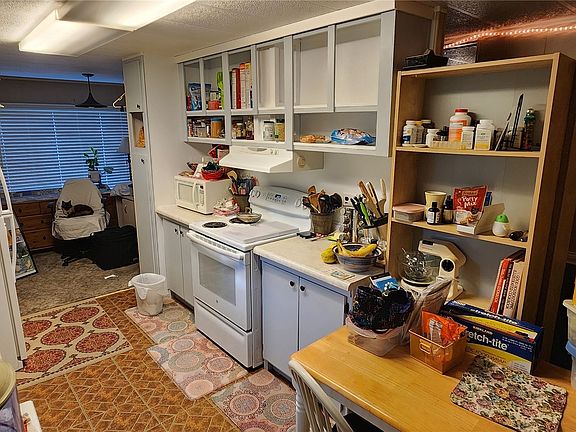 4th image of 1070 Pine Drive