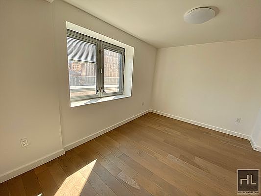 4th image of 111 Columbia Hts #1N
