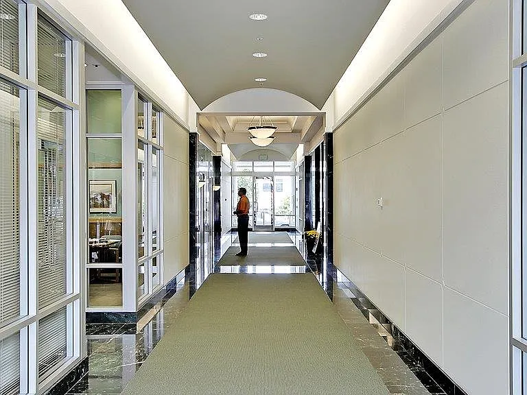Aero Apartments — Photo 97