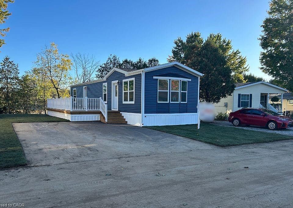 1st image of 24 Macpherson Cres