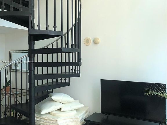 5th image of 300 S Biscayne Blvd #L-608