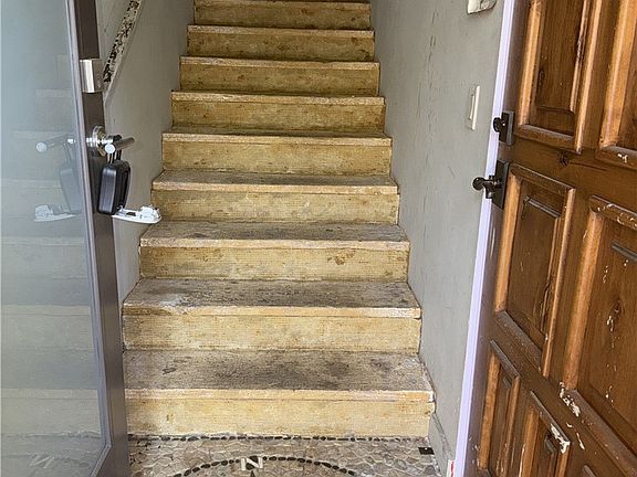 3rd image of 820 E Palm Cyn