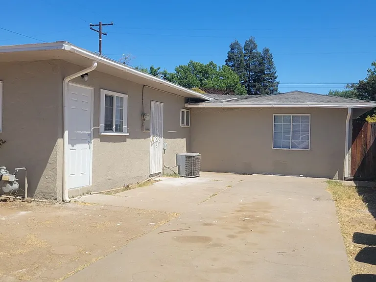 2280 Green St — Photo 12