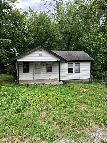 215 Wilson Ave Photo 1
