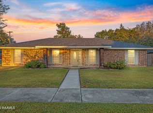 212 Gordon Crockett Dr, Lafayette, LA 70508