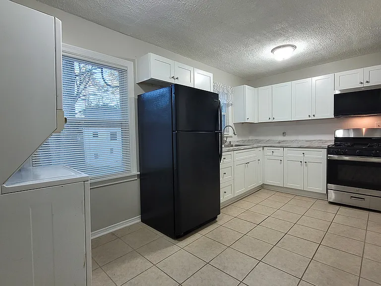 2469 Judson Ave — Photo 9