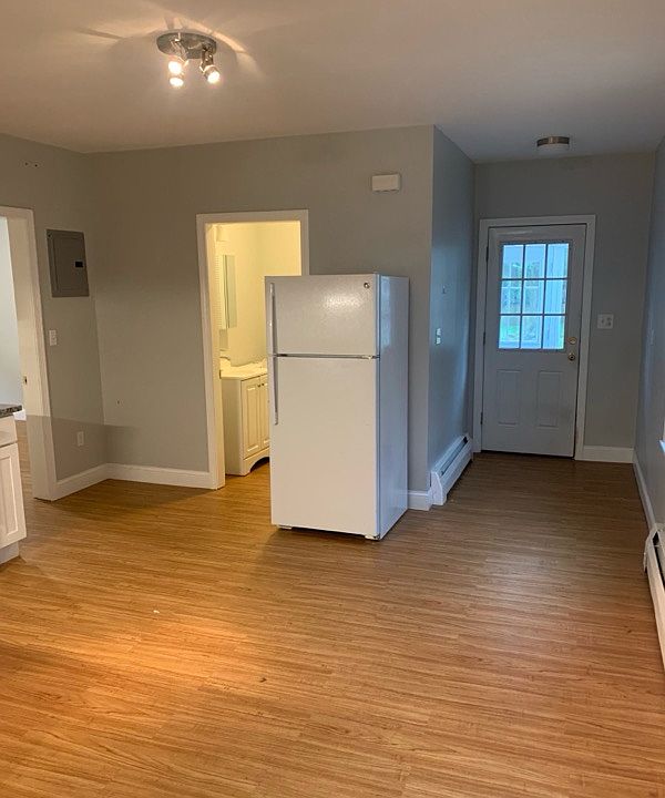 1st image of 327 Jefferson Ave APT 4