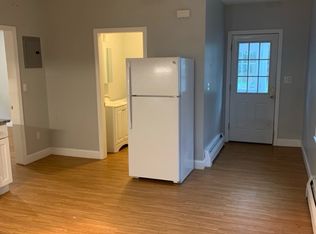 327 Jefferson Ave APT 4, Salem, MA 01970