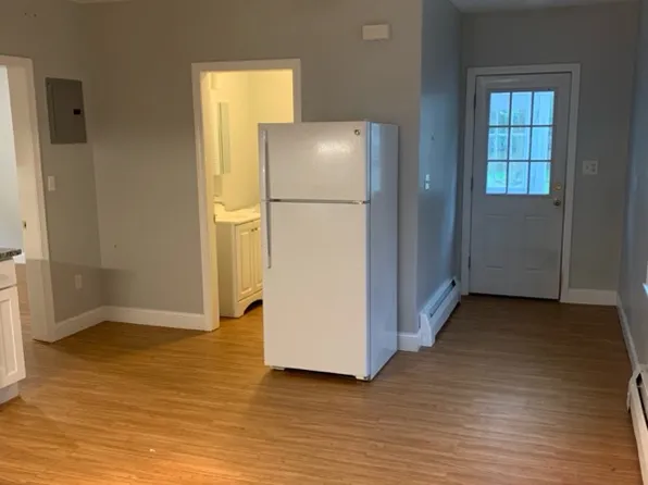 327 Jefferson Ave APT 4, Salem, MA 01970