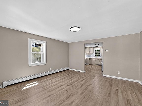 5th image of 520 Spruce St
