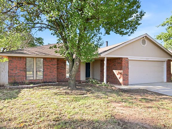 3rd image of 10416 NW 40th St