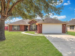 102 Westchester Ln, Hinesville, GA 31313