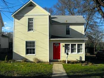 1st image of 603 W Broadway St