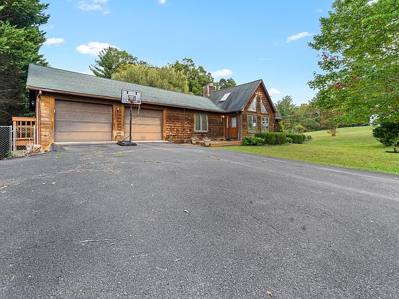 3rd image of 3912 Whippoorwill Ln
