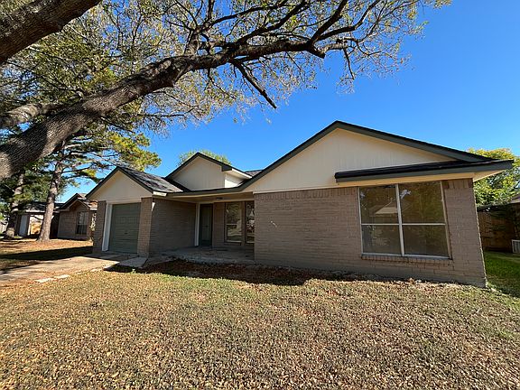 2nd image of 8606 Lazy Brook Ln