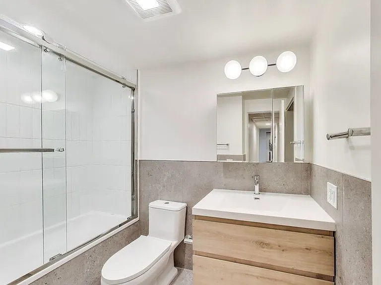95 41st St #201 — Photo 12
