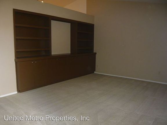 2nd image of 5446 N 80th Ln
