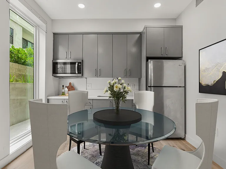 3308 Mentone Ave #304 — Photo 30