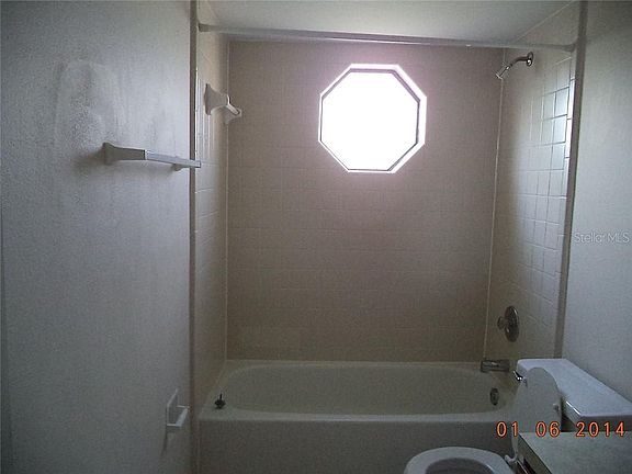 3rd image of 258 Cranbrook Dr