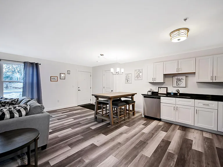 Mt. Nebo Apartments — Photo 10