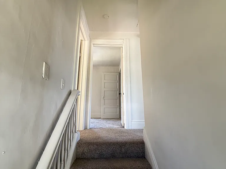 220 W 7th St — Photo 2