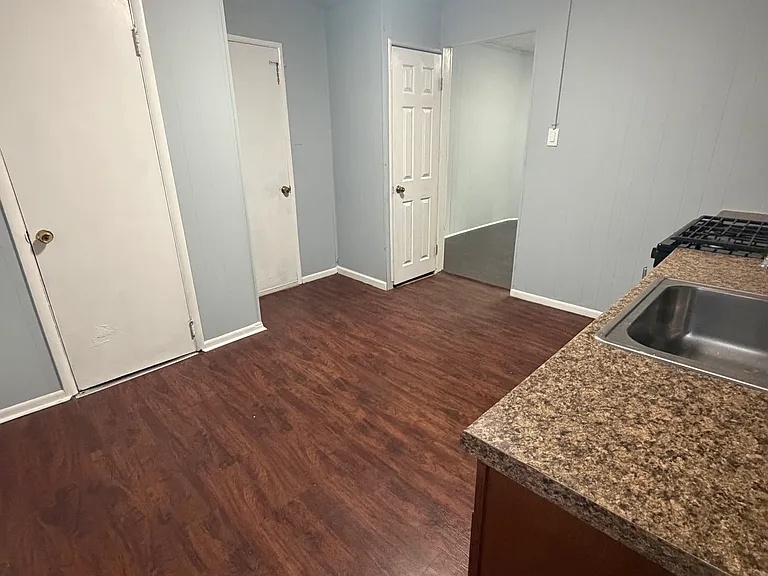 5431 N Mascher St #1 — Photo 2