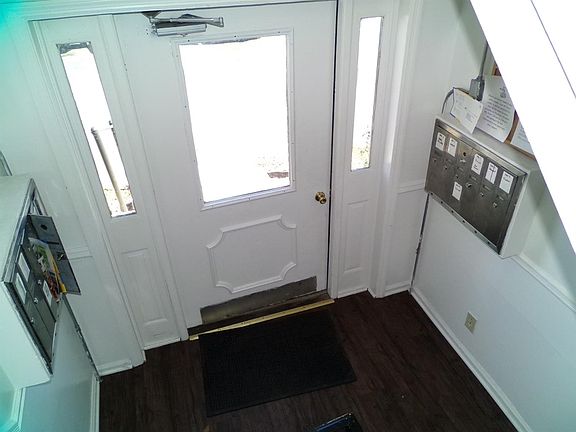 4th image of 114 Hanley Ln #11