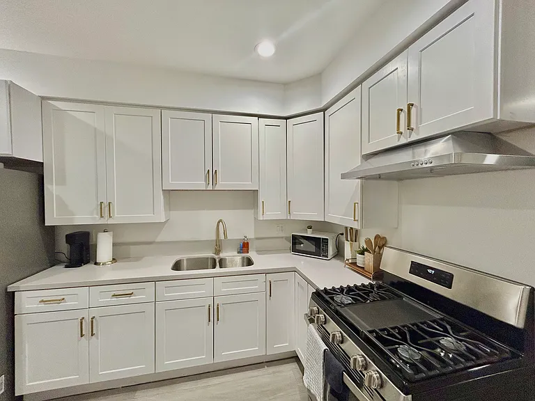 14954 Sherman Way #105 — Photo 8
