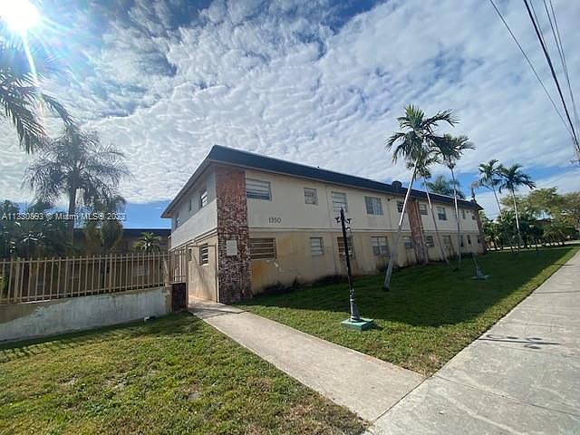 1st image of 1350 NE 119th St #135005