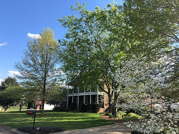 5th image of 2735 Morton Ln