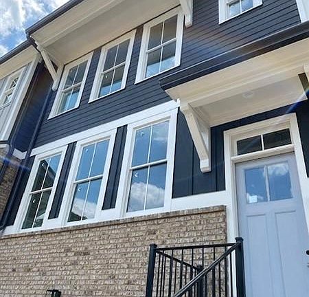 2nd image of 370 Thrasher St #16