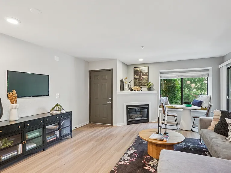 The Magwood — Photo 8