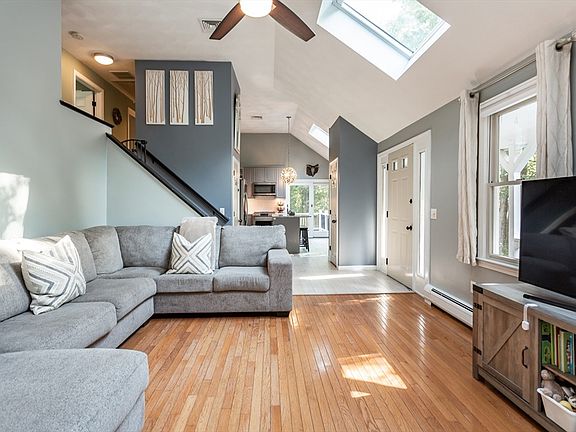 5th image of 23 Cumberland Ave