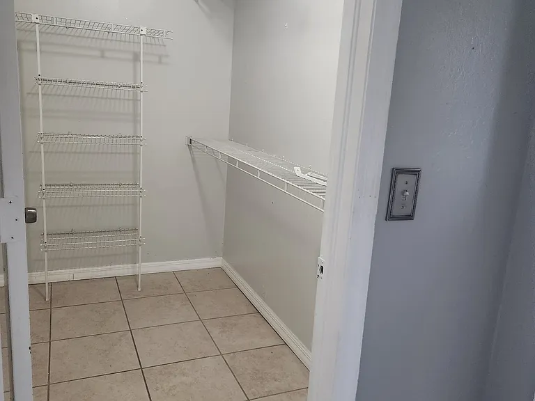 18411 Heather Rd — Photo 5