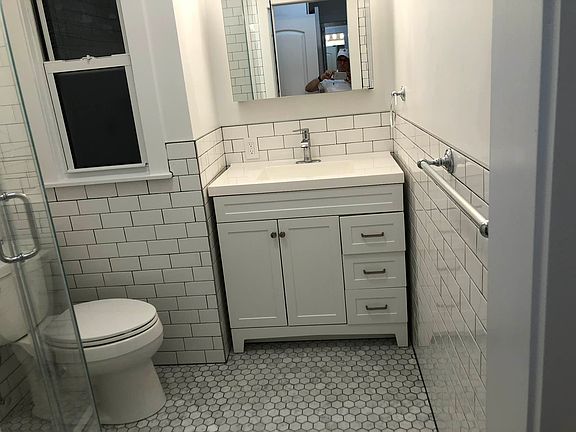 5th image of 140 Willow St APT 5R