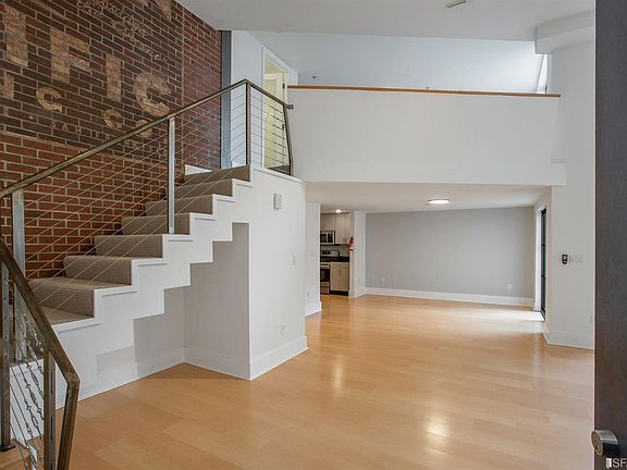 4th image of 139 Welsh St APT 6