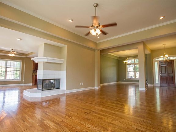 3rd image of 46 Coral Ct