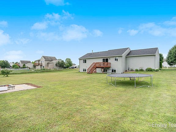5th image of 16670 Antler Dr NE