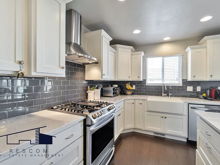 1439 S Dunbar Ln — Photo 3