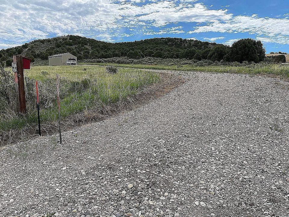 ..Driveway/barn, looking NE