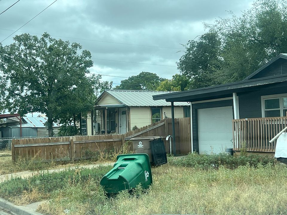 1st image of 4004 Travis St