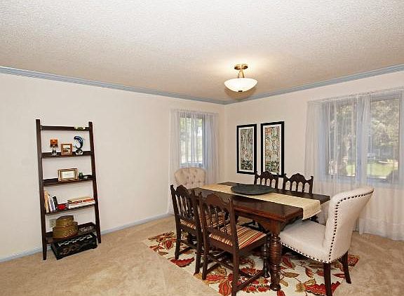 5th image of 1090 Lake Oaks Dr
