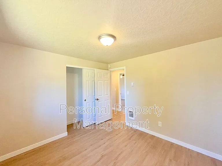 7621 NE 158th Ave — Photo 10