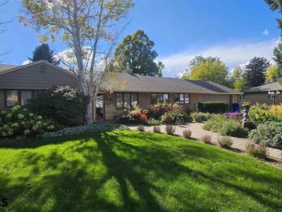 736 Hillcrest Dr, Scottsbluff, NE, 69361
