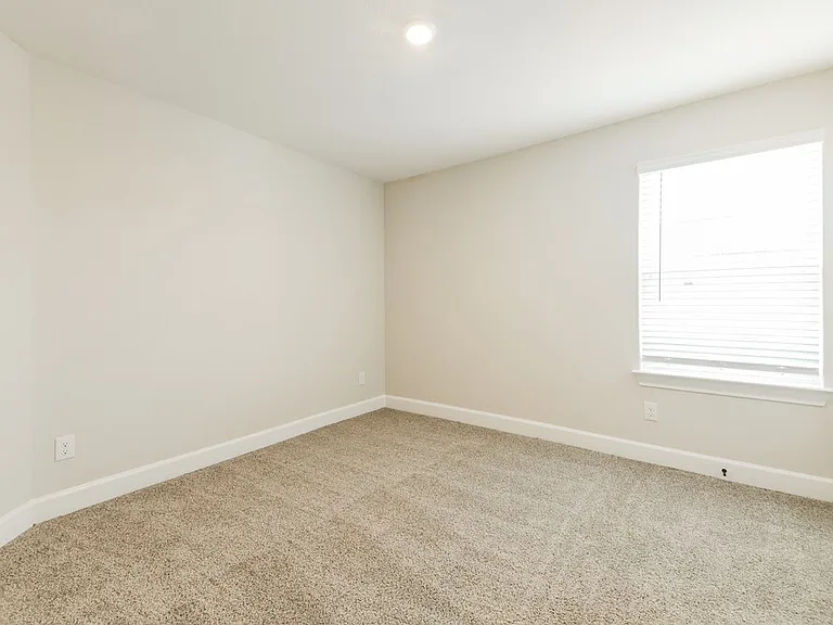 907 Princeton Hts — Photo 18