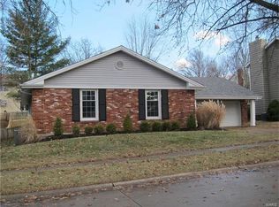 2312 Sportsmen Hill Dr, Chesterfield, MO 63017