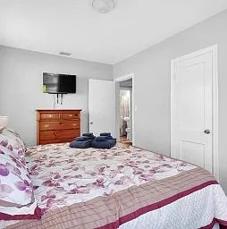 5119 Sunderland Rd — Photo 24