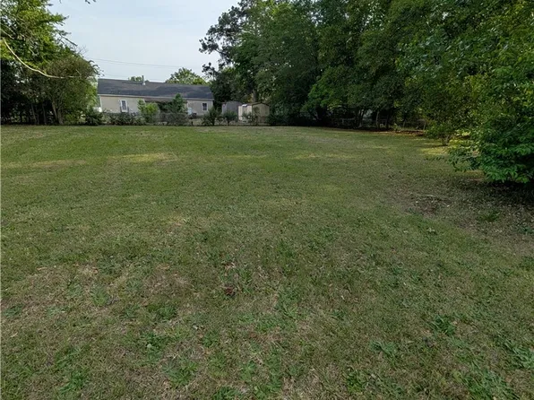 705 Peele St, Laurinburg, NC 28352