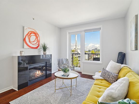 5th image of 2721 1st Avenue #906
