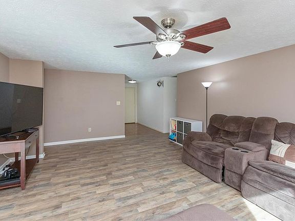 5th image of 8211 Autumn Mill Ln